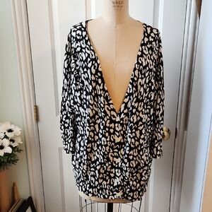 Stylish Black and White Women's Top
